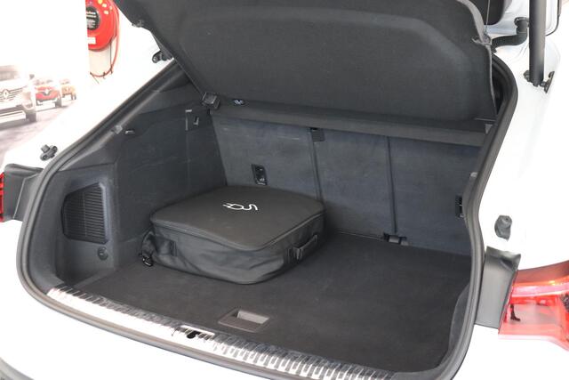 Audi Q3 Sportback 45 TFSI e S Edition | SONOS audio | PANO | Camera | Elektr. Stoelen | Adaptieve cruise | 20"Lichtmetaal |