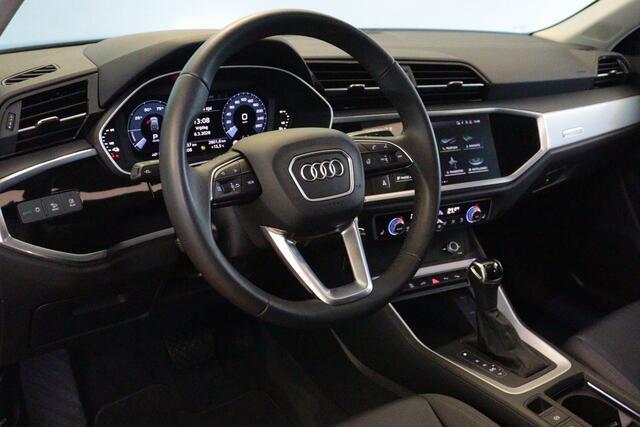 Audi Q3 Sportback 45 TFSI e Business Edition | NAVI | CAMERA + PDC | STUUR / STOELVERW | SCHUIF / KANTELDAK | LEER |