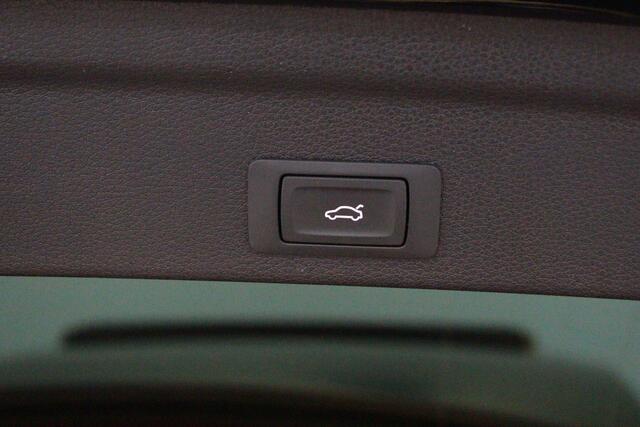 Audi Q3 Sportback 45 TFSI e Business Edition | NAVI | CAMERA + PDC | STUUR / STOELVERW | SCHUIF / KANTELDAK | LEER |