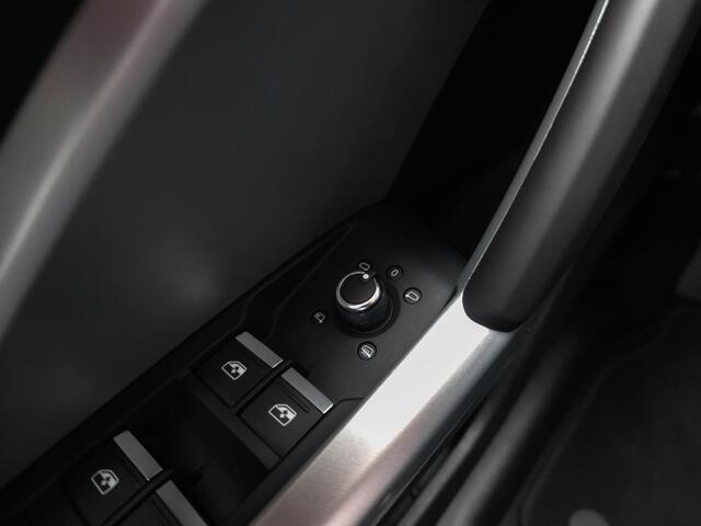 Audi Q3 Sportback 35 TFSI S Line | Pano | 20" | ACC | Camera | Carplay | Black ed.