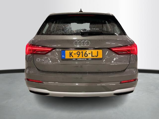 Audi Q3 35 TFSI 150Pk S Edition / Trekhaak / Stoelverwarming / PDC V+A