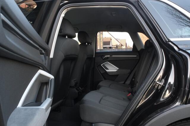 Audi Q3 45 TFSI e Carplay, Sportstoelen, Keyless entry