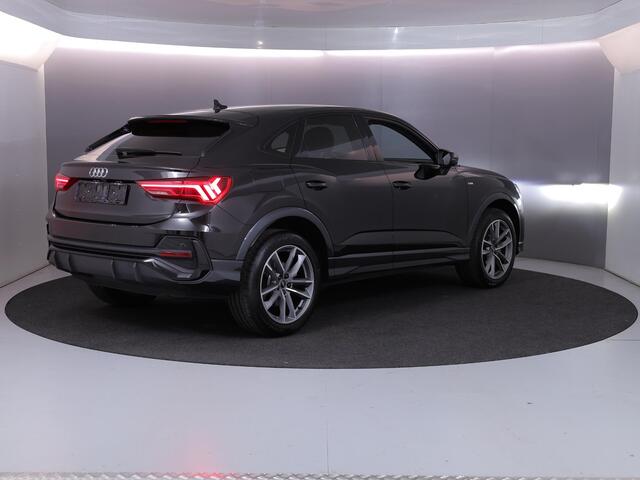 Audi Q3 Sportback 45 TFSI e S Edition 245 pk S-tronic | Navigatie | Parkeersensoren | Achteruitrijcamera | Matrix LED koplampen | Stoelverwarming | S-Line |