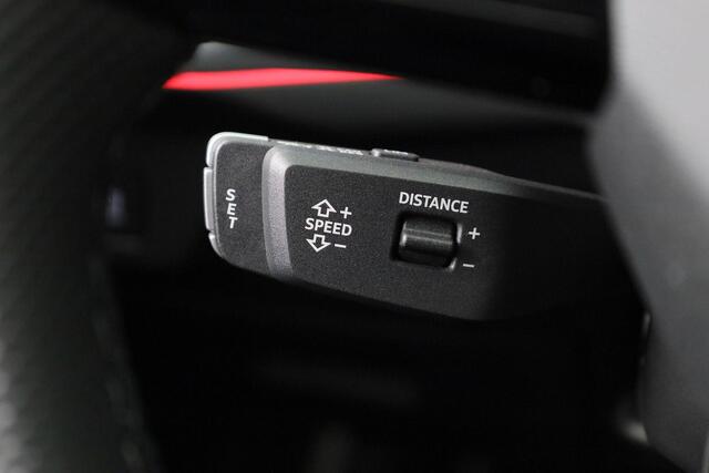 Audi Q3 S edition e-hybrid 272 pk | Tech plus | Velgen 19 inch | Sportstoelen zwart leder-kunstleder