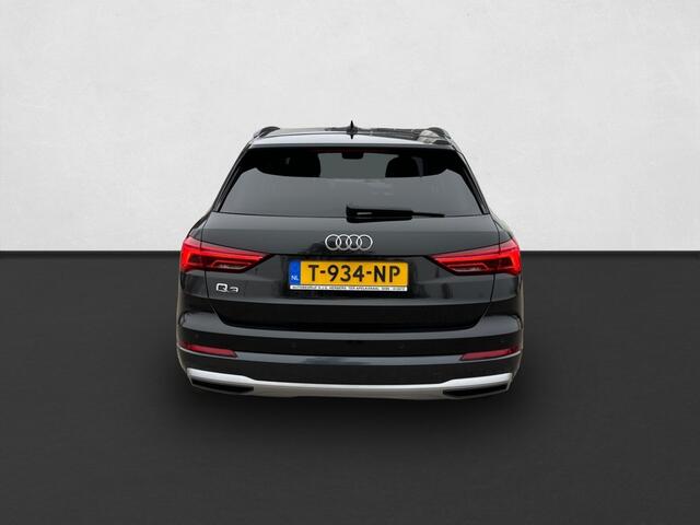 Audi Q3 35 TFSI Advanced / PDC / ECC / STOELVERWARMING / VIRTUAL COCKPIT