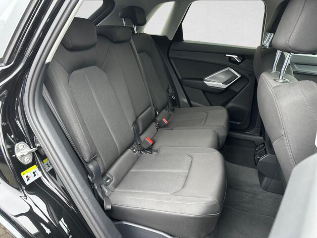 Audi Q3 35 TFSI Advanced / PDC / ECC / STOELVERWARMING / VIRTUAL COCKPIT