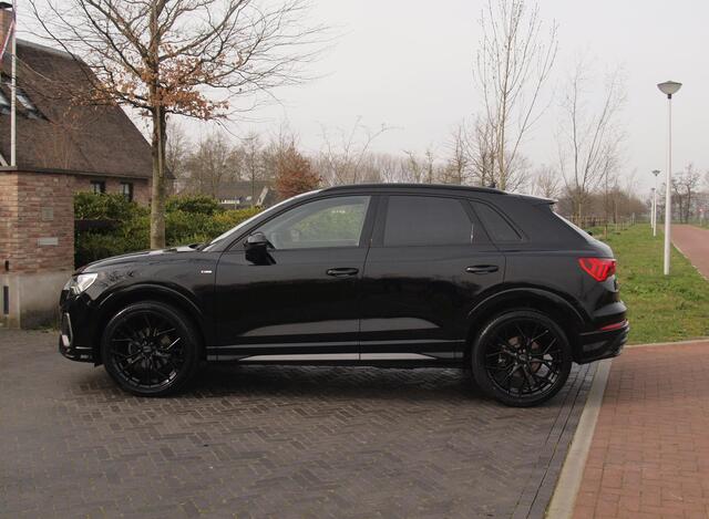 Audi Q3 35 TFSI S Line | Black Optic | Virtual Cockpit | Apple Carplay | NL-Auto | Automaat | 20 inch |