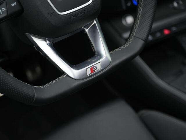 Audi Q3 45 TFSI e 245 pk S-tronic S-Line | Panoramadak | Leder | Stoelverwarming | Adaptive Cruise | Navigatie | Parkeersensoren voor/achter