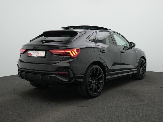 Audi Q3 Sportback 35 TFSI 150 pk S-tronic S-Line | Panoramadak | Leder | Elektrische stoelen | Achteruitrijcamera | Stoelverwarming