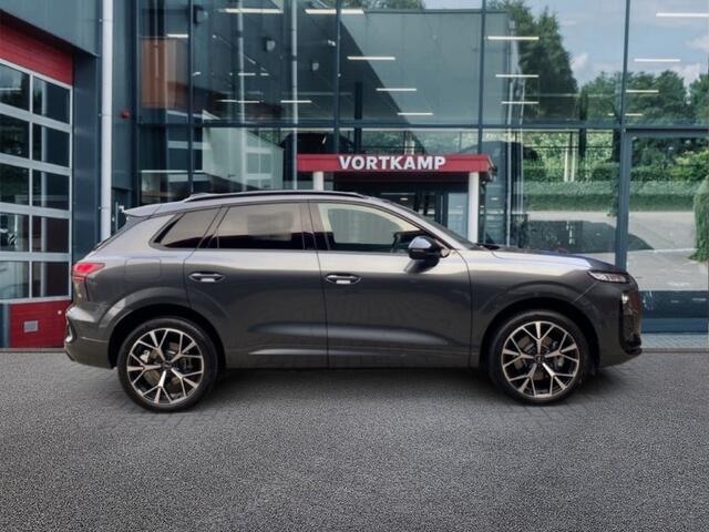 Audi Q3 1.5 TFSI E-HYBRID 272PK S-LINE CAMERA/PANO-DAK/ELEK-KLEP/ACC/STOELVERW