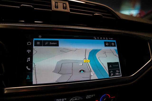 Audi Q3 Sportback 45 TFSI e S-Line Blacked|20 inch|Acc|Camera|Apple car play