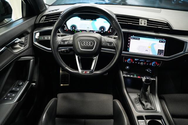 Audi Q3 Sportback 45 TFSI e S-Line Blacked|20 inch|Acc|Camera|Apple car play