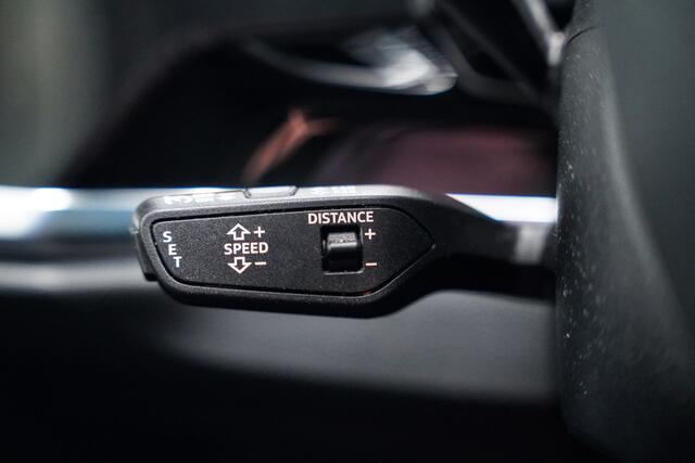 Audi Q3 Sportback 45 TFSI e S-Line Blacked|20 inch|Acc|Camera|Apple car play