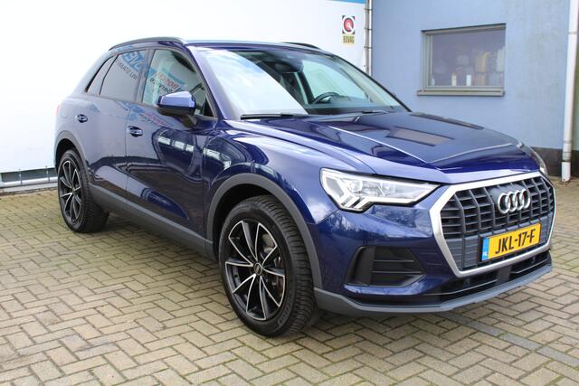 Audi Q3 45 TFSI e edition | Incl. 12 maanden Garantie | Stoelverwarming | Elektrische kofferbakklep | Trekhaak | Adaptive cruise | Dodehoekdetectie | Lane assist | Virtual cockpit | 19 Inch LMV | Apple CarPlay/Android Auto | LED Koplampen |