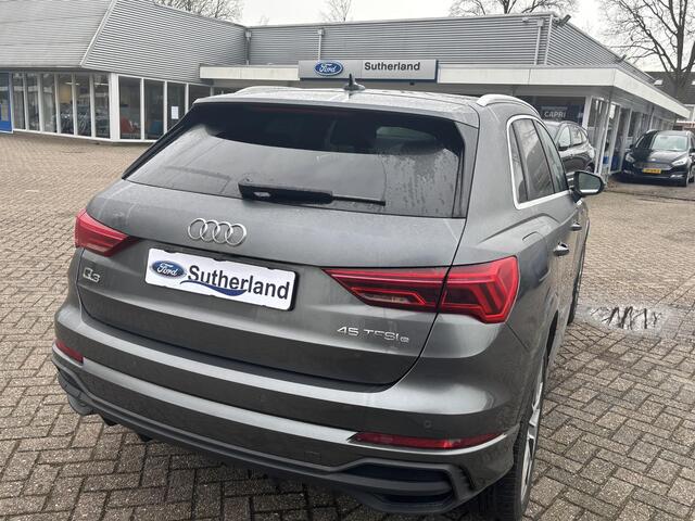 Audi Q3 45 TFSI e S edition | S-Line | Sportstoelen | Leder | Stoelverwarming | Achteruitrijcamera 360