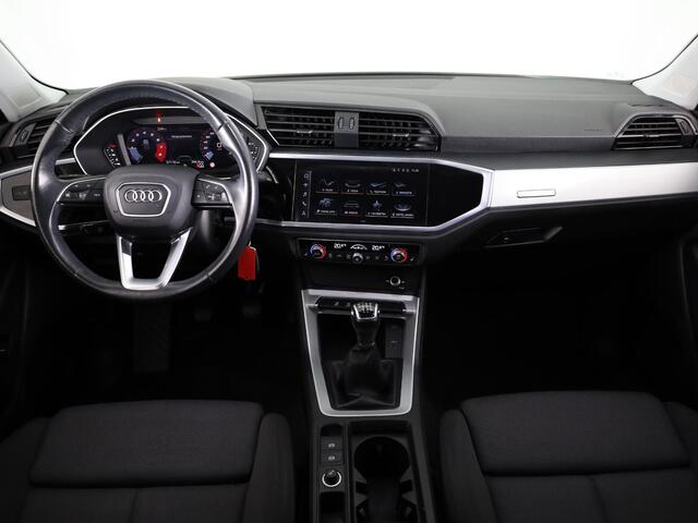 Audi Q3 35 TFSI Business Edition 150pk | Navigatie | Stoelverwarming | Parkeersensoren voor en achter | Climatronic