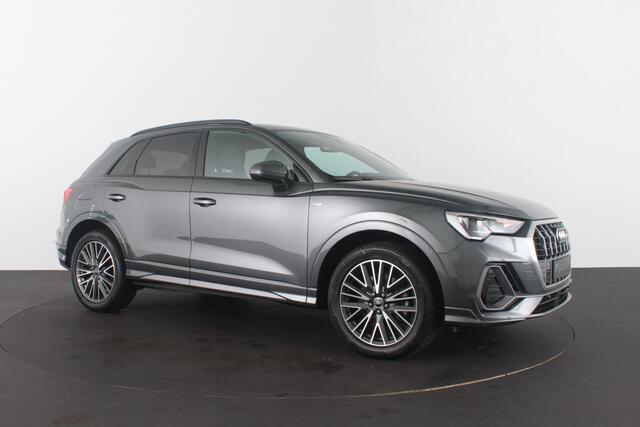 Audi Q3 45 TFSI e S line > 245pk/Trekhaak/Daytona Gray/19 inch