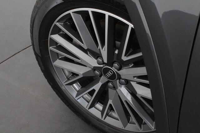 Audi Q3 45 TFSI e S line > 245pk/Trekhaak/Daytona Gray/19 inch