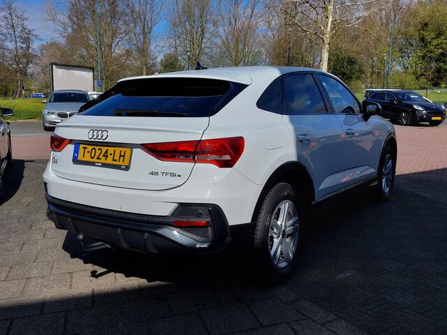 Audi Q3 Sportback 45 TFSI e Edition Plug-In Hybrid | Origineel NL | Apple Carplay+Android Auto | Clima | Adap.Cruise | Dodehoek+Rijstrook+Licht+Regensensor | Led Koplampen | Pdc V+A | Privacy Glass | 17''lm
