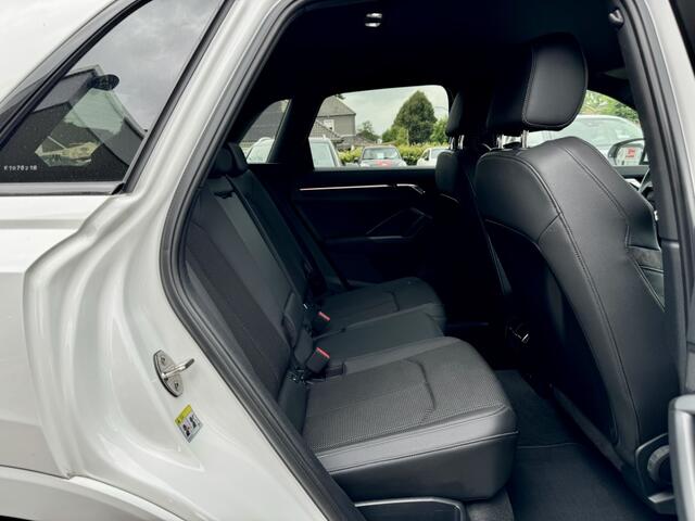 Audi Q3 35 TFSI 150PK S-Line Black Edition Camera Navi 20''