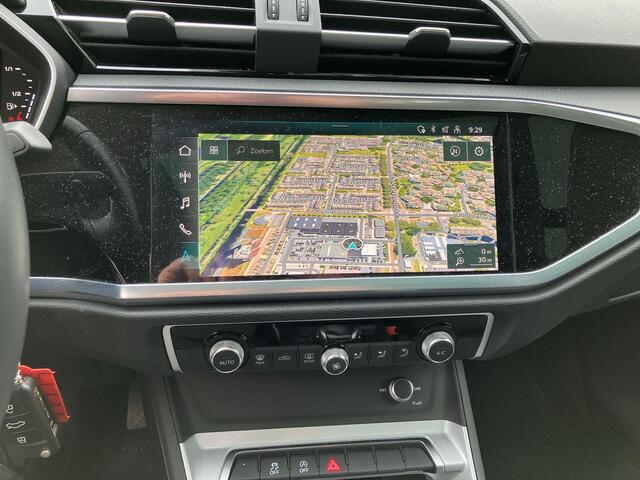 Audi Q3 35 TFSI 150pk S-tronic Advanced edition · Panoramadak · Apple/Android Car Play · Trekhaak · Navigatie · P-Sensoren · Alarm · 19'' Inch ·