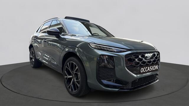 Audi Q3 1.5 200kW e-hybrid S edition / Panodak / Tech Plus