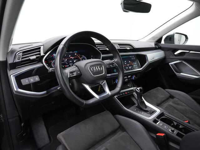 Audi Q3 Sportback 35 TFSI 150 pk S-tronic S-Line | Panoramadak | Trekhaak | Leder/alcantara | Achteruitrijcamera | Stoelverwarming | Adaptive Cruise