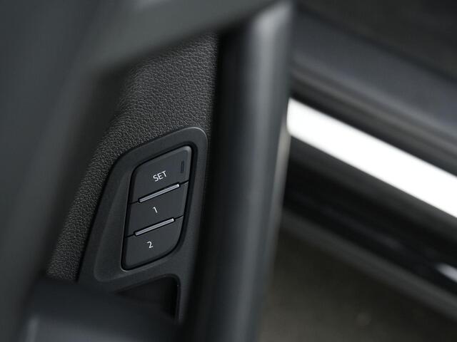 Audi Q3 Sportback 45 TFSI e 245 pk S-Line | Geheugenstoel | Achteruitrijcamera | Stoelverwarming | Navigatie | Side Assist