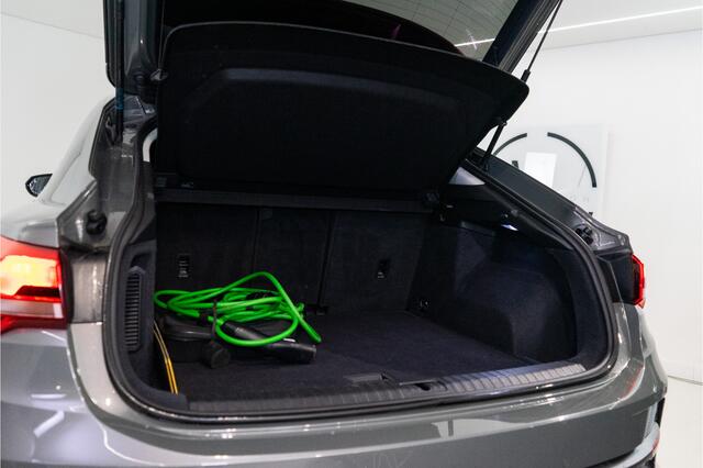 Audi Q3 Sportback 45 TFSI e Business Edition 245PK | Chronos | Carplay | Dodehoek | Stoelverw. | Garantie