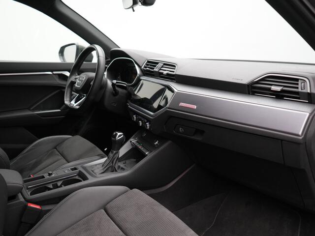 Audi Q3 45 TFSI e S edition PHEV 245pk Dealer O.H. | Adaptive Cruise | Camera | Matrix LED | Sonos Audio | Alcantara Sportstoelen Memory & Verwarmd | Sfeerverlichting | S Line Interieur | Keyless | Blis | Navigatie | DAB | Plug In Hybrid |