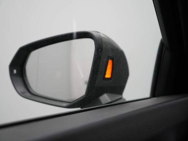 Audi Q3 45 TFSI e S edition PHEV 245pk Dealer O.H. | Adaptive Cruise | Camera | Matrix LED | Sonos Audio | Alcantara Sportstoelen Memory & Verwarmd | Sfeerverlichting | S Line Interieur | Keyless | Blis | Navigatie | DAB | Plug In Hybrid |