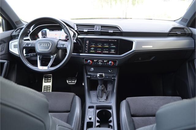 Audi Q3 40 TFSI quattro 3X S-Line Standkachel | Carplay | Adap. Cruise | Trekhaak 2100KG | Keyless entry | Matrix lampen |