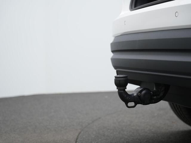 Audi Q3 45 TFSI e 245 pk S-Line | Trekhaak | Achteruitrijcamera | Stoelverwarming | Elektrische achterklep | Navigatie