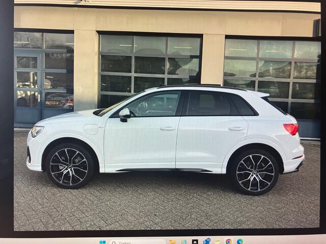 Audi Q3 45 TFSI e S edition | 1E EIGENAAR | 12MND GARANTIE | AUTOMAAT | PANO | LED | CARPLAY | CRUISE | LMV |