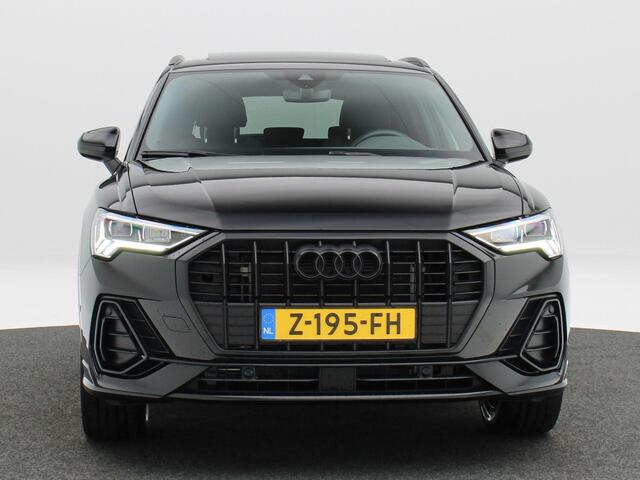 Audi Q3 45 TFSi e 245 Pk Automaat S-Line | Trekhaak | Panorama dak | Stoelverwarming | Adaptive Cruise | Stoelverwarming | Camera | CarPlay | 19 Inch Navigatie | 54.289 Km !!