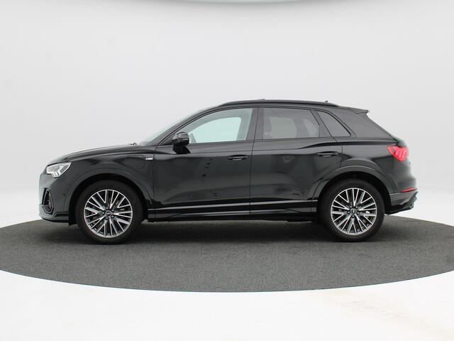 Audi Q3 45 TFSi e 245 Pk Automaat S-Line | Trekhaak | Panorama dak | Stoelverwarming | Adaptive Cruise | Stoelverwarming | Camera | CarPlay | 19 Inch Navigatie | 54.289 Km !!