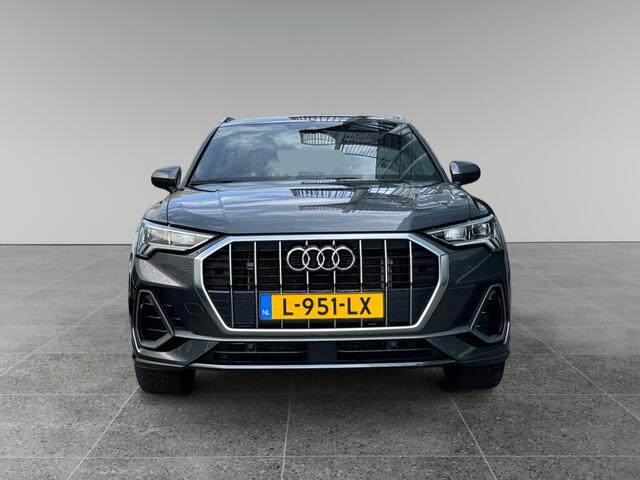 Audi Q3 45 245pk TFSI e S edition Trekhaak | Parkeerhulp plus | Adaptive cruise control