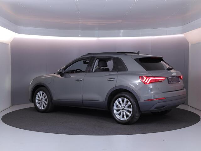 Audi Q3 45 TFSI e S edition 245 PK | Panorama dak | Parkeersensoren voor en achter | Stoelverwarming