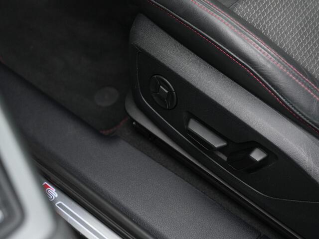 Audi Q3 45 TFSI e 245 pk S-Line | Panoramadak | Trekhaak | Sonos | Leder/alcantara | Elektrische stoel