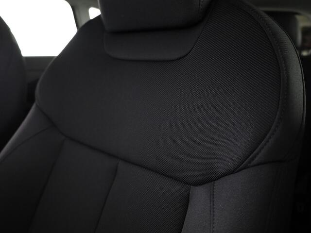 Audi Q3 Advanced edition e-hybrid 272 pk | Techniekpakket plus | Ambiente lichtpakket | Privacy glas | 18'' LM zwart |