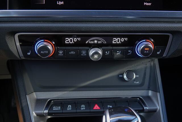 Audi Q3 35Tfsi 150Pk Aut. | Edition one | S-Line | Achteruitrijcamera | Trekhaak | Black optiek | 20'' | Chronos Grijs