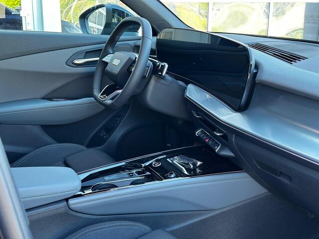 Audi Q3 S edition (A3) e-hybrid 200 kW / 272 PK SUV 6 ver | Memory Seats | Stuurwiel verwarming | Elektrische stoelen | Keyless Entry | Sfeerverlichting | LED |
