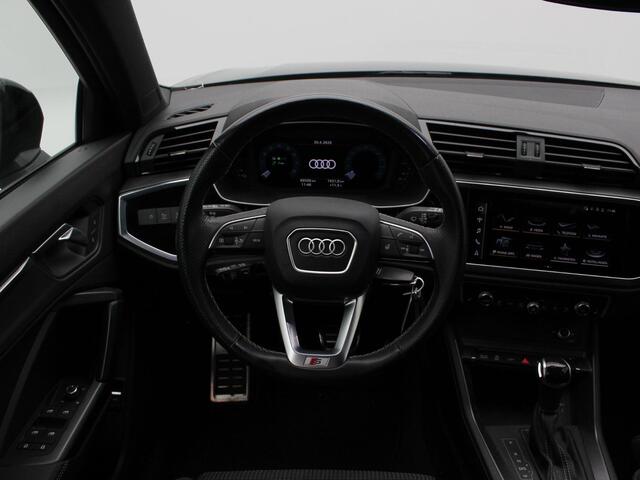 Audi Q3 45 TFSi e S-Line 245 Pk | Stoelverwarming | Adaptive Cruise | Camera | CarPlay | Climatronic | Matrix LED | 18 Inch | 69.509 Km !!