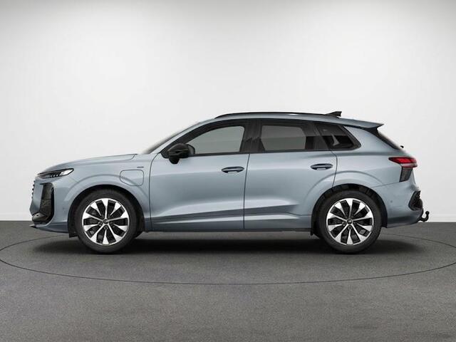 Audi Q3 S edition e-hybrid 272 pk | Techniekpakket plus | Panorama-glasdak | Optiekpakket zwart-glanzend | Trekhaak mech. zwenkbaar |