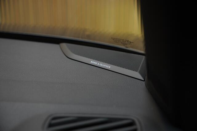 Audi Q3 45TFSIe/245pk S-Line Blackstyle|2021|Trekhaak|20"Blacktyle|Cruise+ACC|Optik Schwarz|PDC|B&O|Matrix LED|Blindspot|El. Achterklep