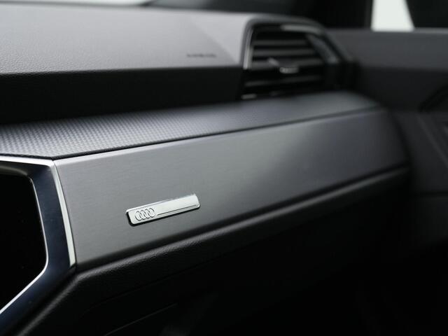Audi Q3 45 TFSI e 245 pk S-Line | Panoramadak | Leder/alcantara | Elektrische stoelen | Achteruitrijcamera | Elektrische achterklep | Stoelverwarming