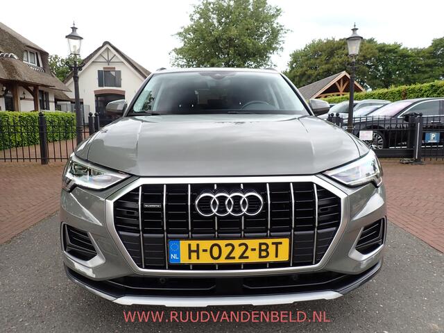 Audi Q3 40 TFSI quattro Pro Line business B&O / ACC / PANODAK / CARPLAY