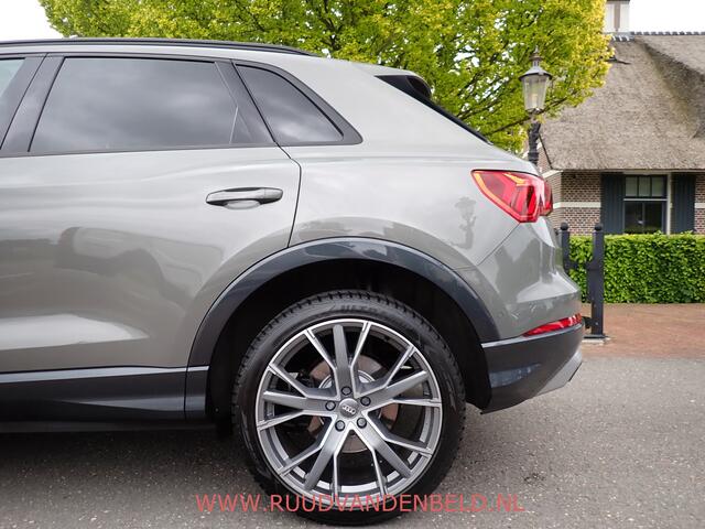 Audi Q3 40 TFSI quattro Pro Line business B&O / ACC / PANODAK / CARPLAY