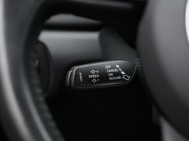 Audi Q3 1.4 TFSI 150 pk S-tronic CoD S-Line | Elektrische stoelen | Leder/alcantara | Navigatie | Parkeersensoren voor/achter