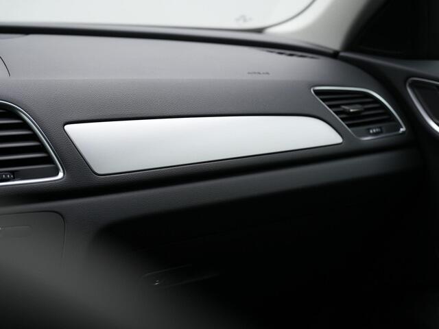Audi Q3 1.4 TFSI 150 pk S-tronic CoD S-Line | Elektrische stoelen | Leder/alcantara | Navigatie | Parkeersensoren voor/achter